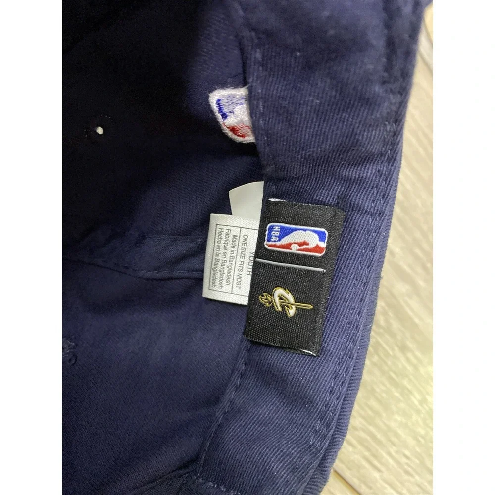 NBA Cleveland Cavaliers Youth Snapback Hat Navy Blue Embroidered Logo‎ OSFM Cap